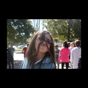 Meet your Posher, Isabelle